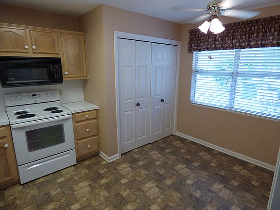 Breakfast nook 