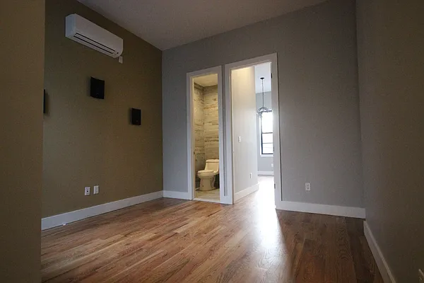 Rented by Nooklyn NYC LLC | media 7