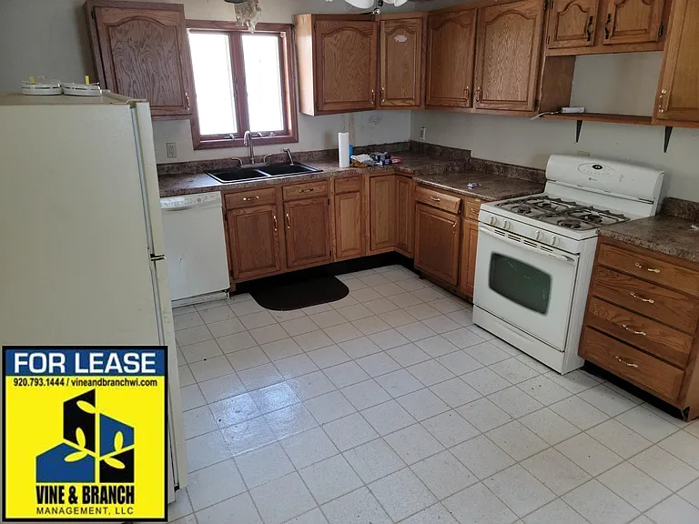 1439 S 10th St — Photo 5