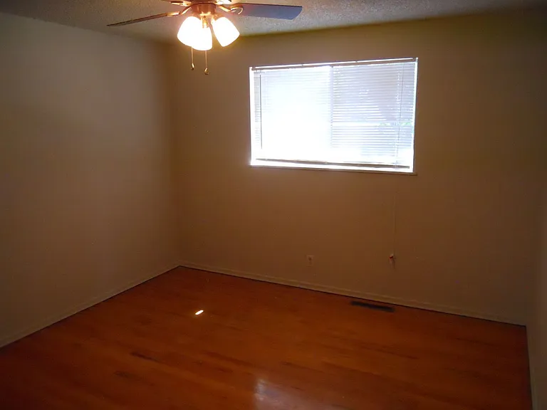 3808 Elmwood Cir — Photo 9