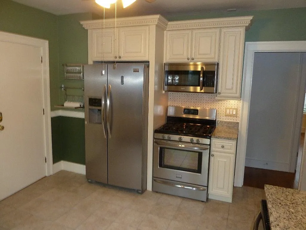 2 bed, 1900 sqft, $2,600 — Photo 2