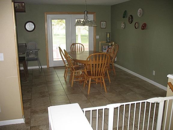 5th image of 230370 N 152nd Ave