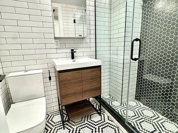 3rd image of 442 E 9th St APT 2A