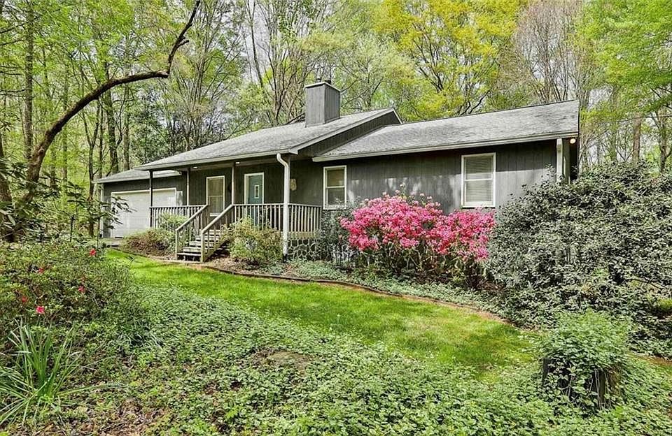1st image of 385 Vaughn Rd