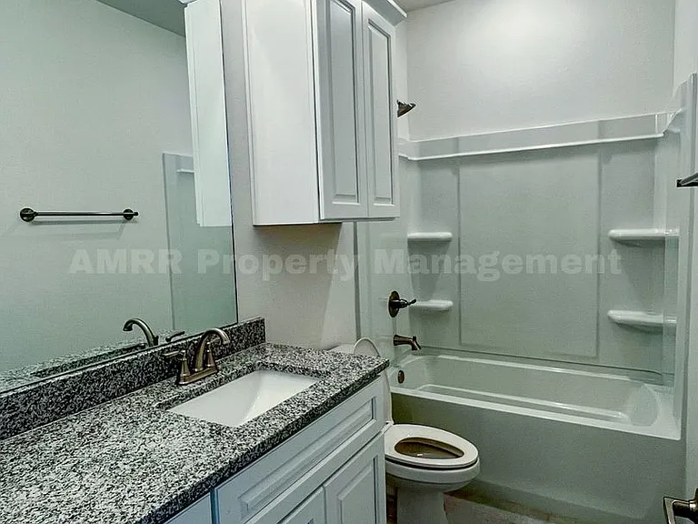 5205 Congress St — Photo 5