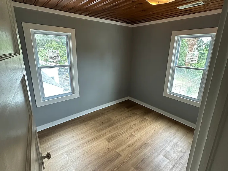 9610 9th Bay St #B — Photo 3