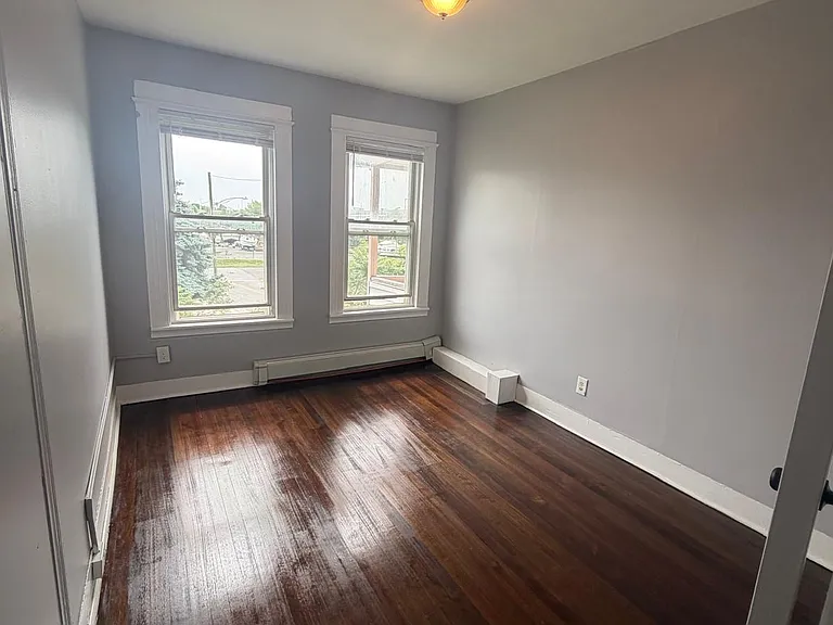 202 Hough Ave #2 — Photo 4