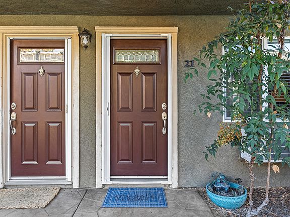 2nd image of 800 N Mollison Ave Unit 21