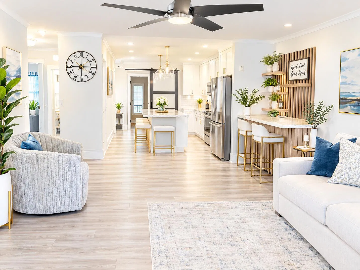 3 bed, 2.0 bath, 1760 sqft, $3,000 — Photo 3