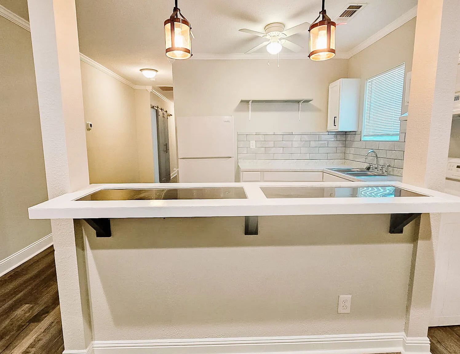 2 bed, 1.0 bath, 795 sqft, $824 — Photo 3