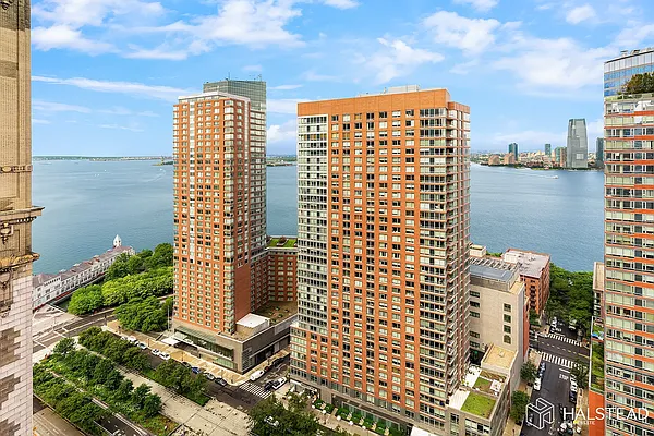 Rented by Halstead Real Estate | media 29