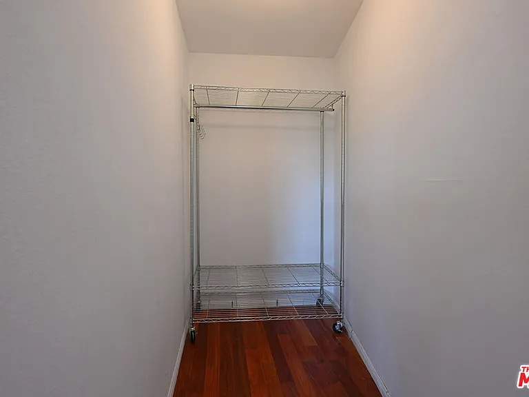 100 S Doheny Dr #424 — Photo 17