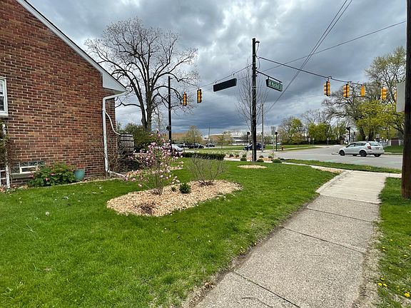 4th image of 946 Pinecrest Dr