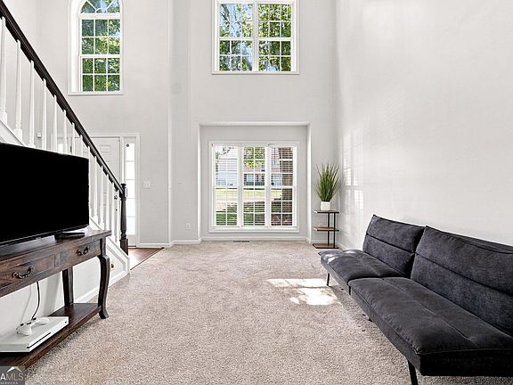 3rd image of 1400 Walnut Hill Cir