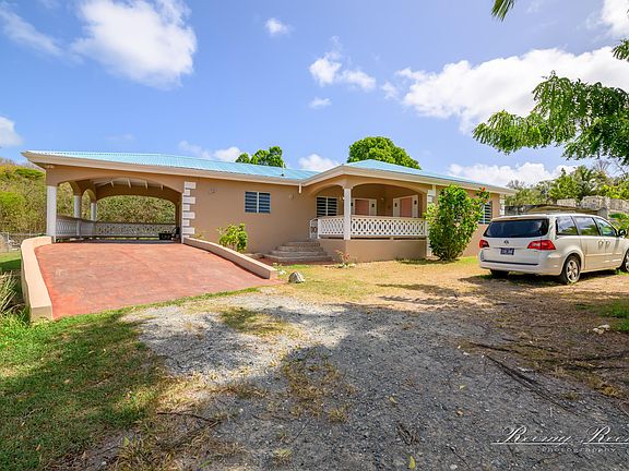 2nd image of 729 Strawberry Hill Qu