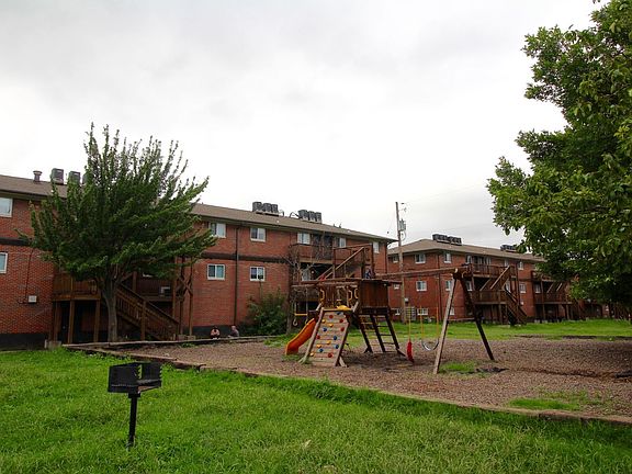 3rd image of 1006 Forest Ct #B08-1054-0