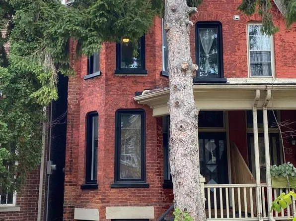 10 Fennings St #2, Toronto, ON M6J 3B8