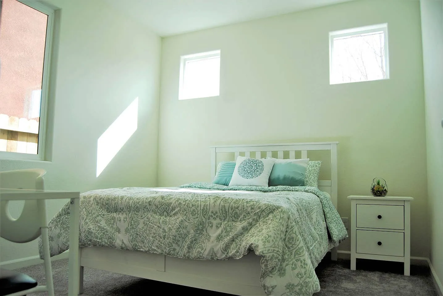 4 bed, 1737 sqft, $3,200 — Photo 3