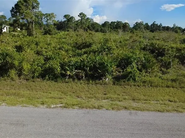 15 W 13th ST, LEHIGH ACRES, FL 33972