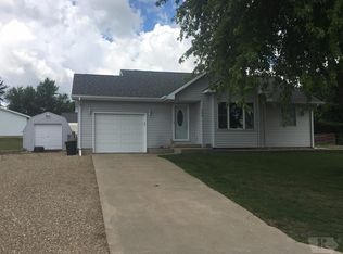 400 Crestview Dr, Le Grand, IA 50142