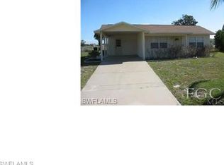 462 Valley Dr, Lehigh Acres, FL 33936