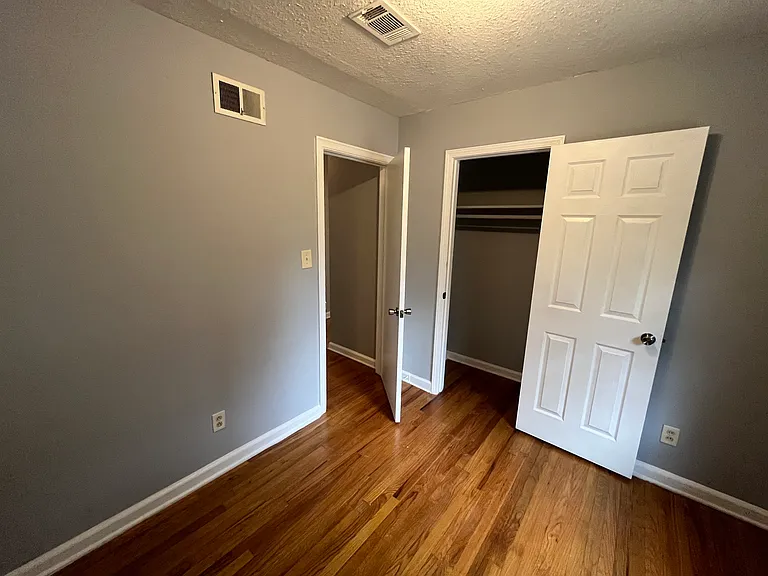 204 Ravenwood Way — Photo 13