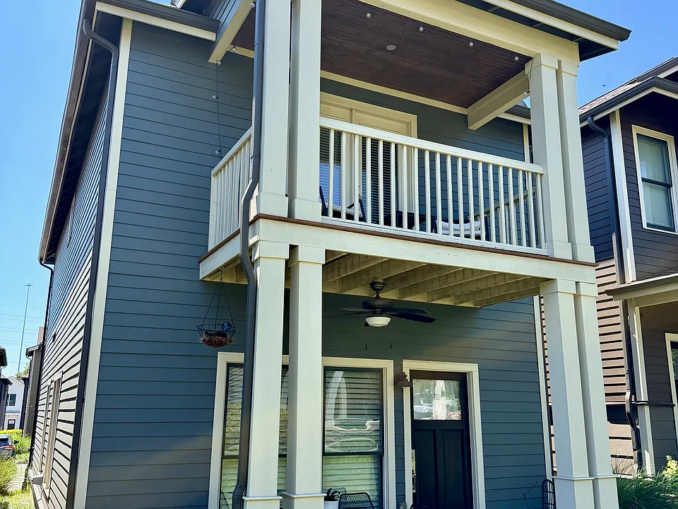 208 Copley Ln