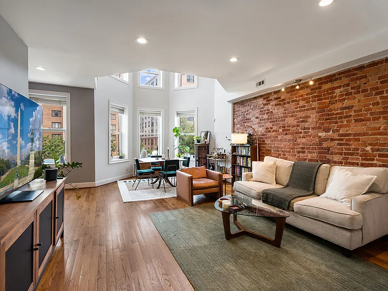 1358 Girard St NW #3 — Photo 28
