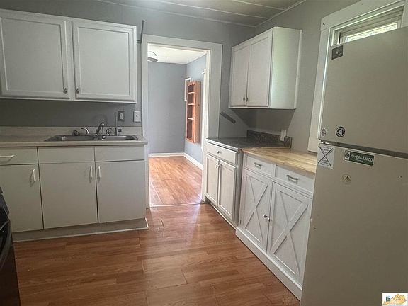 3rd image of 110 Pace Ave