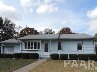 405 Edgewood Dr, Pekin, IL 61554