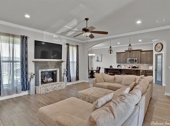 2nd image of 752 Fir Wood Ln