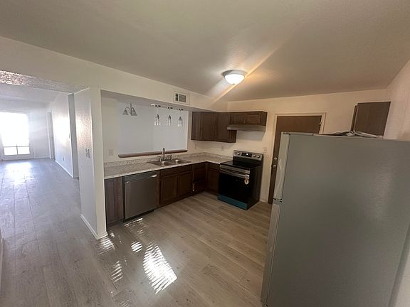 4th image of 429 Victor Ln SE