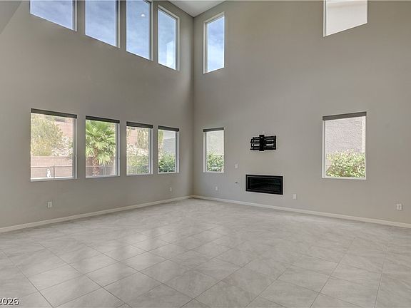 5th image of 32 Vista Outlook St