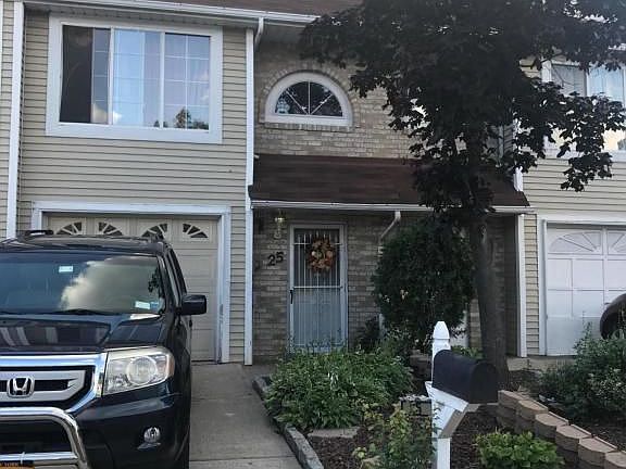 2nd image of 25 Adrianne Ln