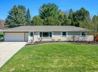 2200 Mahon Ct, Green Bay, WI 54311
