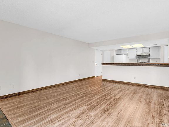 4th image of 9666 Brentwood Way #203