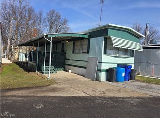8376 Russell Ln, Cleveland, OH