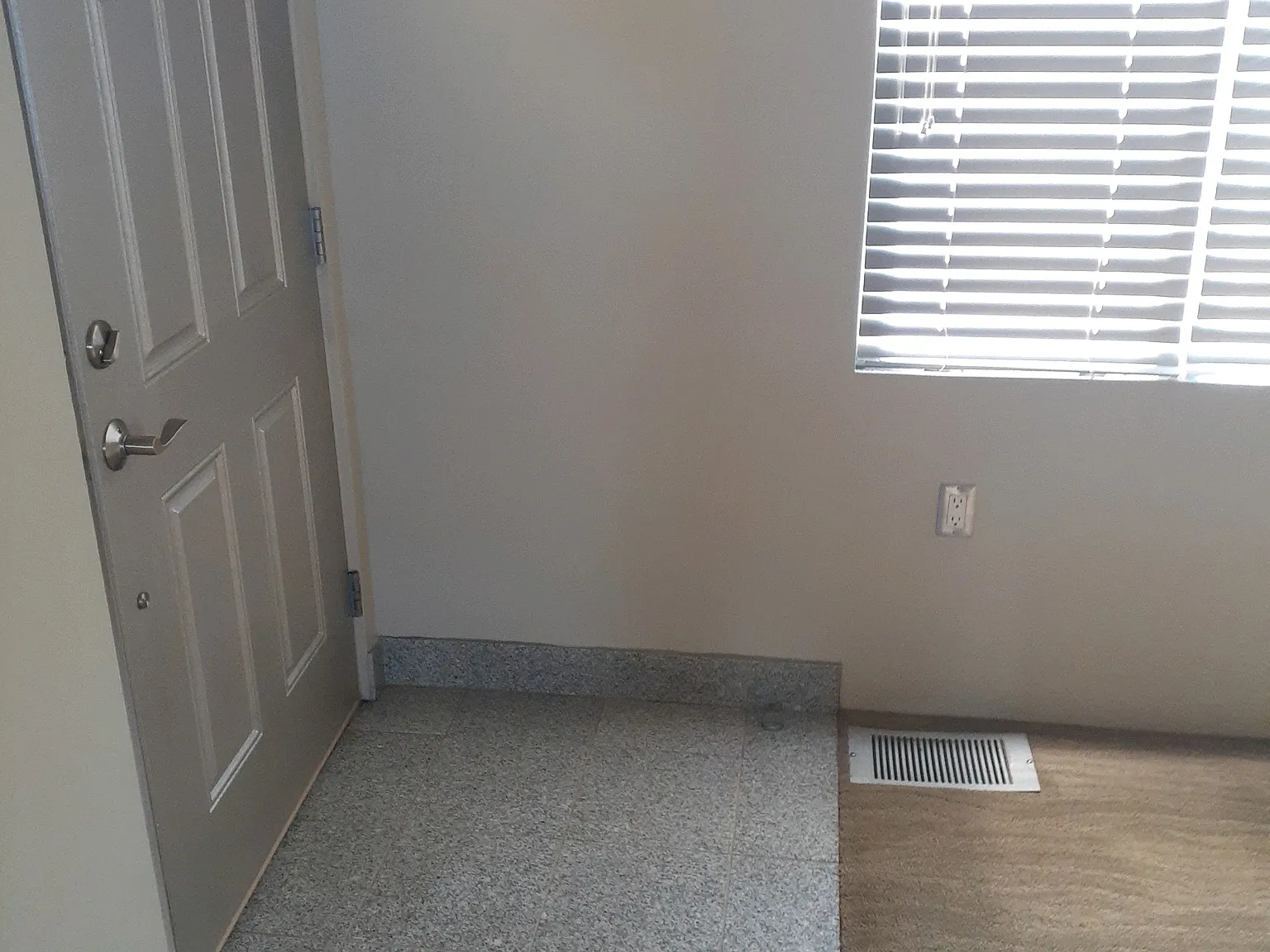 2 bed, 890 sqft, $1,625 — Photo 3