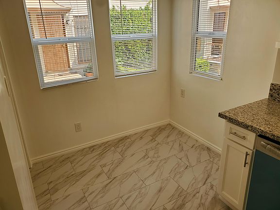 5th image of 439 N Stanley Ave #445