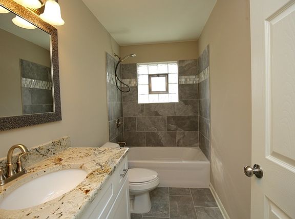 4th image of 15606 Woodlawn East Ave