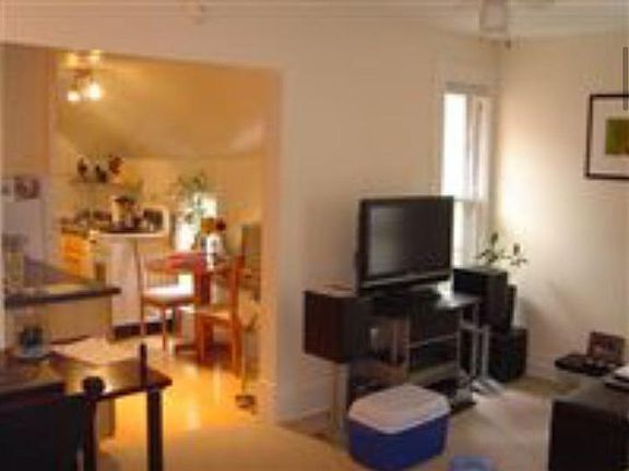 Apartment 3 living room and kitchen