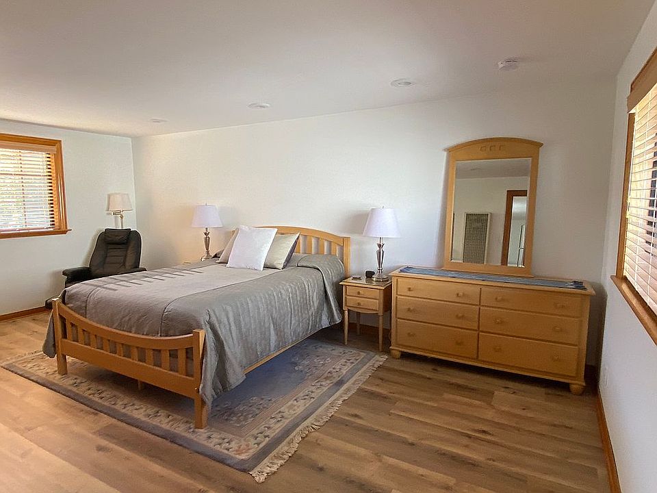 1st image of 123 S Bowling Green Way
