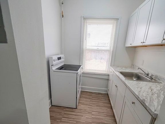 5th image of 2136 SW 5th St #1