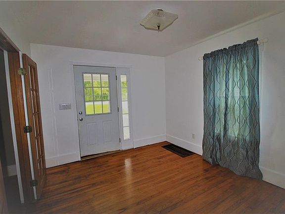 2nd image of 2736 W Genesee Tpke