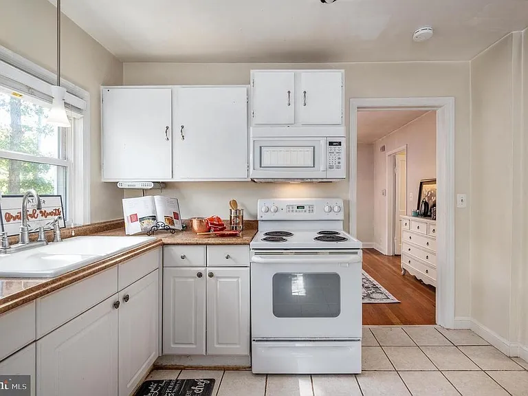 7019 Signal Hill Rd — Photo 23
