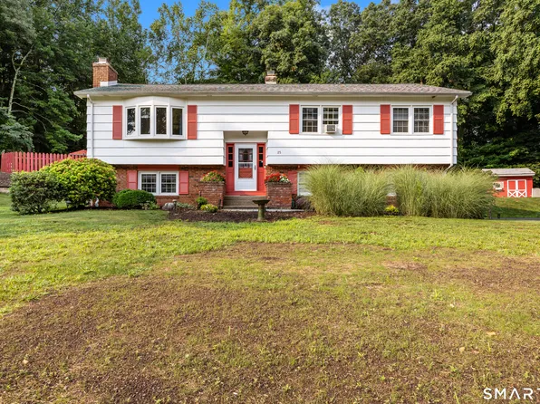 25 Stacy Court, Cheshire, CT 06410