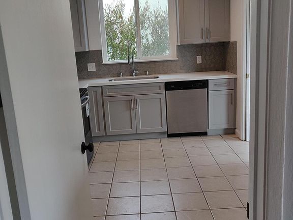 4th image of 469 Lansdale Ave