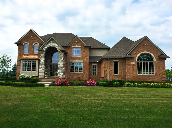 50940 Park Place Dr, Northville, MI 48167