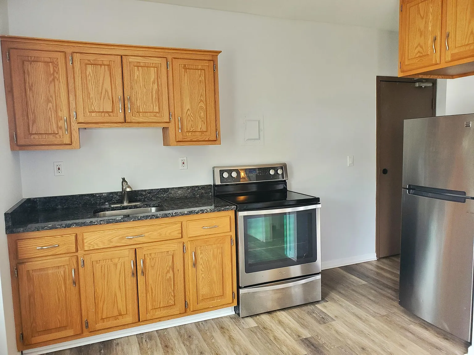 Studio, 400 sqft, $1,100 — Photo 1
