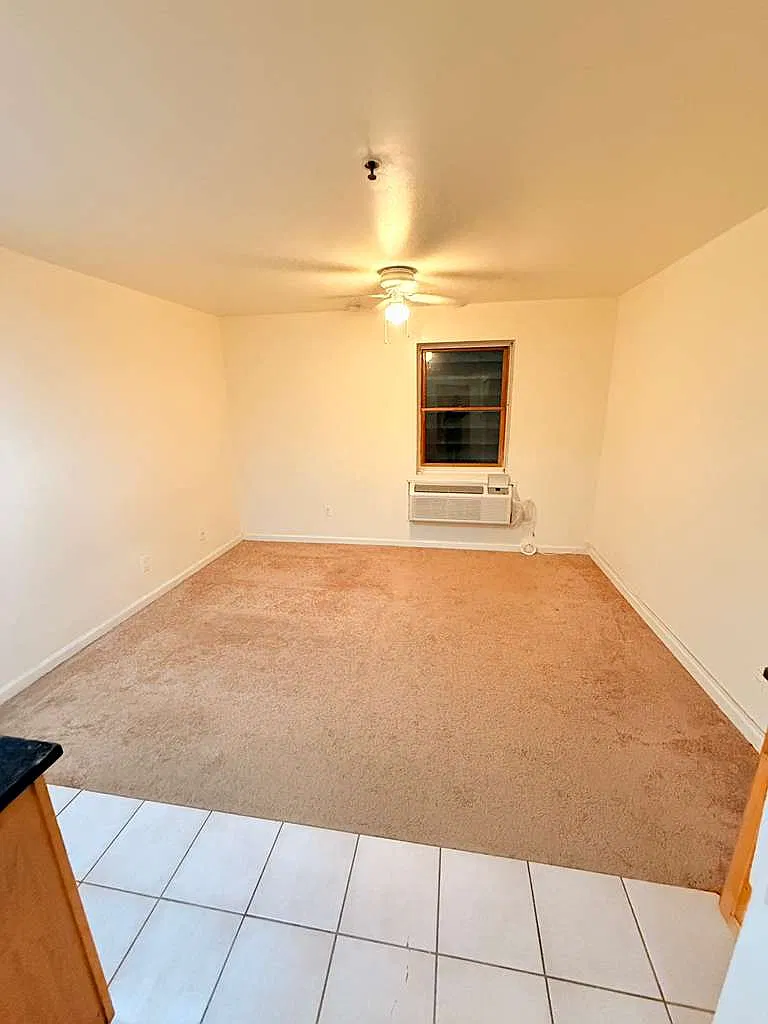 Studio, $1,420 — Photo 3